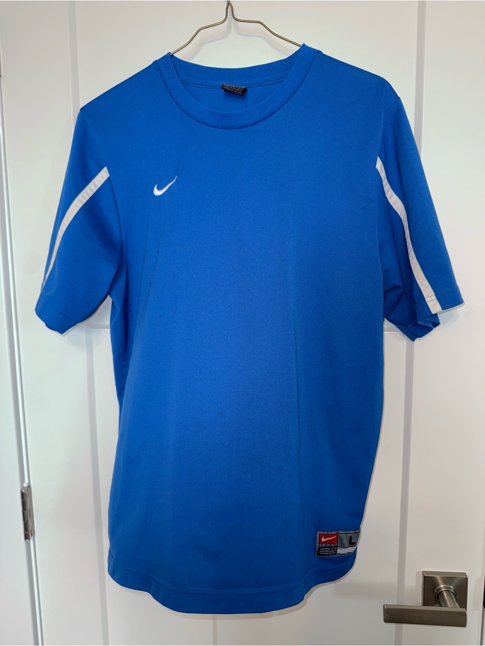 Vintage Y2K Nike Men's Royal Blue Short-Sleeve Athletic Jersey with White Accent